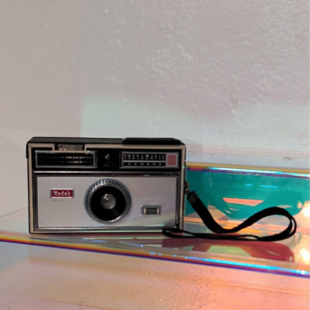 Vintage Kodak Instamatic 100 Film Camera – Made in USA – Untested